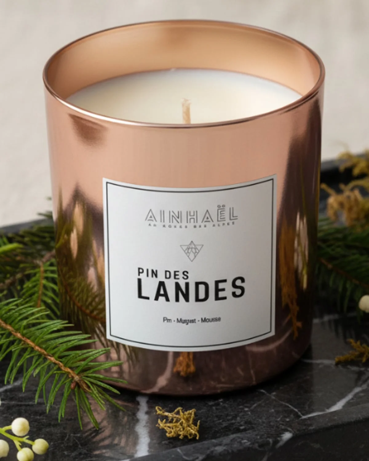 Au Pays des Landes — Un sous-bois landais, entre résine de pin et fraîcheur de muguet.